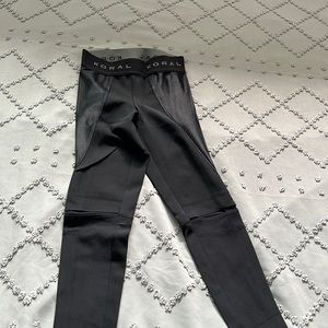 Koral leggings black with shine black on side